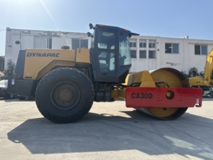 Rullo Compattatore Dynapac CA30D Usato di Alta Qualità per Lavori di Infrastruttura, Costruzione Stradale e Industriale - Product Image 3