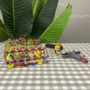 Khuyến Mại Quà Tặng Giá Rẻ Cổ Điển Kim Loại Khung <span class=keywords><strong>Mini</strong></span> Fingerboard Xe Tải Công Nghệ Boong Skate Board Đồ Chơi Nhựa Ngón Tay Nhỏ Ván Trượt - Product Image 2