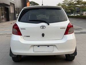 Toyota Yaris 1.6L Automático Hatchback Usado de 2011 – Auto Compacto Japonés Confiable, Excelente Economía de Combustible para Conducción Urbana - Product Image 5