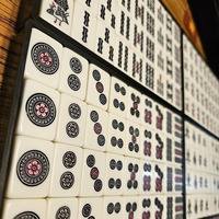 Jeu de société de mahjong familial sur mesure, tuiles de divertissement noires, 144 tuiles de mahjong japonaises de taille standard avec boîte