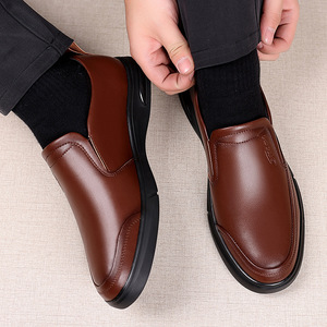 รองเท้าโลฟเฟอร์หนังแท้ผู้ชาย สีดำ หนังวัว พื้นนุ่ม สไตล์ลำลองสำหรับธุรกิจ เหมาะสำหรับวัยกลางคนและผู้สูงอายุ ผลิตที่เมืองเหวินโจว - Product Image 2