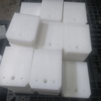 Pièces coulissantes en UHMWPE et HDPE, blocs, bandes et plaques en plastique usinés sur mesure pour utilisation en machine