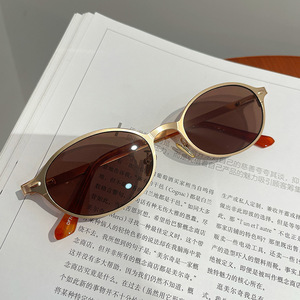 XUEDIAO 2025 Vintage Fashion Punk <b>Sunglasses</b> Unisex <b>Retro</b> Metal Gold Full Rim Frame UV400 Lenses Trendy Transparent - Product Image 3