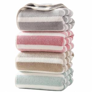 Ensemble de serviettes en microfibre couleur unie, doux, à séchage rapide, en polaire corail, léger, absorbant, pour usage domestique, vente en gros - Product Image 1