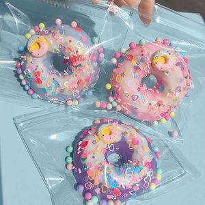 ของเล่นบีบคลายเครียดทำมือ รูปขนมปัง โดนัท น่ารัก วัสดุ PVC สำหรับครอบครัว - Product Image 2