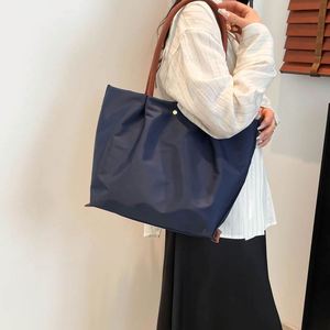 Sacs fourre-tout personnalisés pour femmes avec logo, grande capacité, résistants à l'eau, avec fermeture éclair, couleur unie, sacs à main pour le printemps, les voyages en plein air et le shopping - Product Image 5