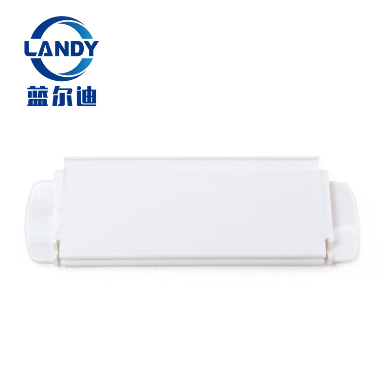 Couverture de piscine blanche