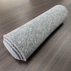 Feutre non tissé enduit de points <span class=keywords><strong>en</strong></span> PVC résistant à la moisissure, directement de l'usine - Tissu de support hygiénique pour tapis de serviettes de piscine - Product Image 3