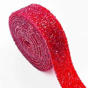 Autocollant de décoration auto-adhésif en cristal <span class=keywords><strong>strass</strong></span> diamant ruban bricolage avec <span class=keywords><strong>strass</strong></span> accessoires de vêtement pour une utilisation sur mesure - Product Image 1