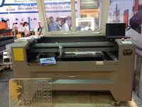 Machine de découpe et de gravure au laser CO2 1390 pour acier/acier au carbone/acier inoxydable