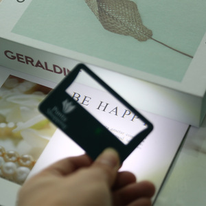 Pembesar disesuaikan desain kartu kredit ukuran lensa <span class=keywords><strong>Fresnel</strong></span> 3x kaca pembesar cahaya Ideal saku dengan Led - Product Image 5