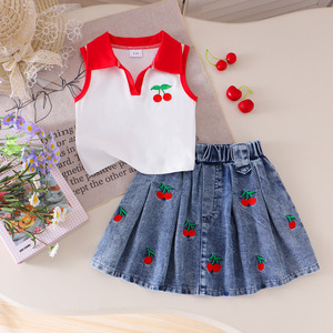 Nouvelle collection 2026 : Ensemble décontracté pour enfants – <span class=keywords><strong>Gilet</strong></span> <span class=keywords><strong>blanc</strong></span> à col rouge et jupe bleue - Product Image 1