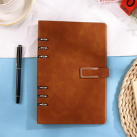 Carnet A5 vintage en cuir PU à 6 anneaux, avec fermeture magnétique en U classique, multi-poches, option logo personnalisé
