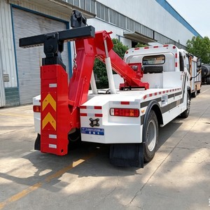 Petit camion de dépannage FAW 4x2 avec grue et nacelle de levage combinées, capacité de 5 tonnes, pour le sauvetage en ville - Product Image 4