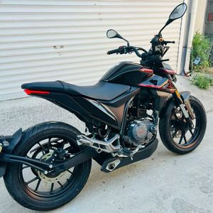 Motocicleta Usada Zong Shen <span class=keywords><strong>Venom</strong></span> 250 <span class=keywords><strong>de</strong></span> Gasolina con Inyección Electrónica <span class=keywords><strong>de</strong></span> Combustible y Sistema <span class=keywords><strong>de</strong></span> Refrigeración por Agua - Product Image 5