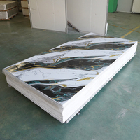 Feuille de PVC imperméable écologique de haute qualité dans des couleurs marbrées, feuille de marbre intérieure à haute brillance UV avec service de découpe