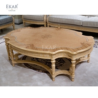 Table basse sculptée classique française avec base en bois massif