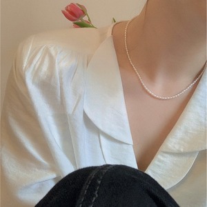 Collar de Mujer con Baño de Oro de 14K y Cuentas de Arroz Naturales, Estilo Simple, Retro, con Perla en la Clavícula, Cuentas Pequeñas - Product Image 2