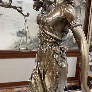 2025 tamaño grande 72CM señora escultura decoración adornos <span class=keywords><strong>de</strong></span> cobre fundido en frío equilibrio diosa resina diosa <span class=keywords><strong>de</strong></span> <span class=keywords><strong>la</strong></span> <span class=keywords><strong>justicia</strong></span> <span class=keywords><strong>estatua</strong></span> - Product Image 4