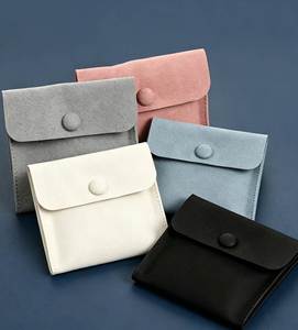 Pochettes à bijoux en velours recyclables personnalisées avec bouton-pression, logo en relief, sacs organisateurs de bijoux en pierres précieuses, emballage cadeau de mariage - Product Image 1