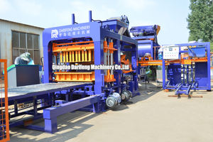 Usine de blocs de sable de l'usine de Qt10-15 Machine à blocs de cendres volantes Ligne de production de briques de pavage colorées en béton avec convoyeur - Product Image 3