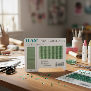 Adesivi Brillanti Ilan 4mm con Strass Verdi, Confezione Grande da 468 Pezzi - Product Image 2