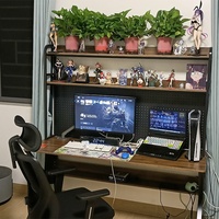 Bureau d'ordinateur moderne pour la lecture, l'étude, le travail et les jeux avec étagère