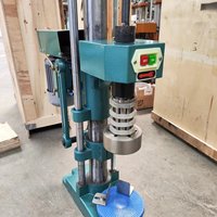 Machine de capsulage électrique semi-automatique pour bouteilles en verre à vis, couvercle fileté