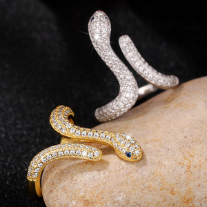 Anello da Donna a Forma di Serpente Aperto a U con Zirconi Incastonati, Gioiello Unico per Uso Quotidiano - Product Image 5