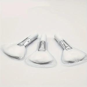 แปรงแต่งหน้าขน<span class=keywords><strong>สั้น</strong></span>ด้ามจับสั้น ขนแปรงหนานุ่มพิเศษ สำหรับทำความสะอาดใบหน้า ขนแปรงวีแกน ไม่ทำจากขนสัตว์ พร้อมโลโก้สั่งทำได้ - Product Image 6