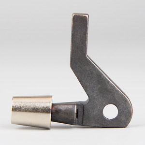Machine à refendre le cuir industrielle 801 avec pied presseur à rouleaux Nippy et Fortuna - Product Image 1