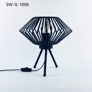 Lampe de Chevet Moderne Décorative en Métal avec Interrupteur de Bureau 220V - Product Image 4