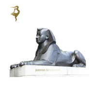Célèbre ancienne égyptienne grande décoration extérieure en métal grande statue de Sphinx féminin en Bronze