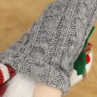 Gnome de Noël en peluche tricoté sans visage, motif dessin animé, avec pompon, baies de houx et clochette, ornement de table et décoration de maison pour les fêtes