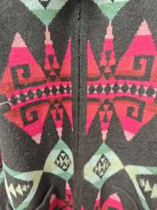 Cárdigan de punto de Intarsia con patrón de diamante y cristal con logotipo frontal informal con capucha ODM en colores mezclados - Product Image 3