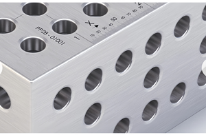 Nouvelle <span class=keywords><strong>table</strong></span> <span class=keywords><strong>de</strong></span> soudage en fonte 3D avec accessoires supplémentaires : Améliore l'efficacité du travail et convient à une utilisation intensive - Product Image 6