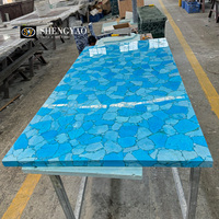 Dalle de pierre précieuse turquoise bleue naturelle polie sur mesure pour comptoir de bar, mur et sol de la maison
