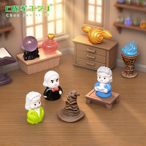 Miniature de <span class=keywords><strong>figurine</strong></span> de maison de poupée en résine, micro-paysage de Poudlard, boule de cristal, accessoires décoratifs artistiques à suspendre, peints à la main, DIY - Product Image 1