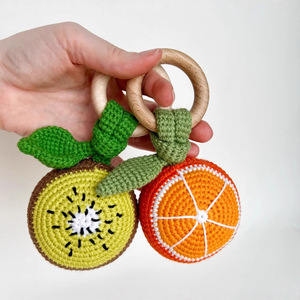 Hochets pour bébé au crochet, jouets pour bébé au crochet, jouets en bois bio pour nouveau-nés, hochets animaux pour nouveau-nés, animaux en peluche tricotés, cadeaux - Product Image 3