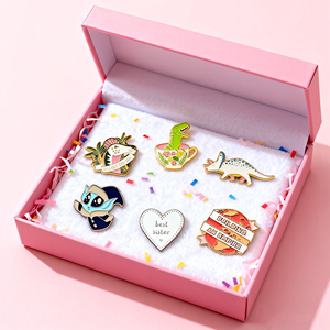 Insignia de metal personalizada con forma de corazón para chica, insignia de esmalte, barata, promoción - Product Image 3