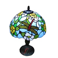 Vente en gros et directe de lampe de table LED de 12 pouces style libellule avec abat-jour en verre mosaïque coloré pour église
