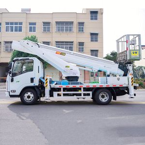 Camión de Trabajo Aéreo Isuzu con Brazo Telescópico de 24m y 4 Secciones, Rotación Completa, para Reparaciones de Emergencia en Redes Eléctricas - Product Image 3