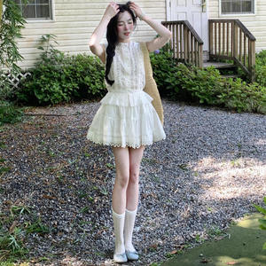 Conjunto de Top de Encaje de Manga Corta y Pantalones Cortos Estilo Francés, Atuendo Casual de Verano para Mujer, Floral, Corte Regular, Transpirable, de Secado Rápido - Product Image 2