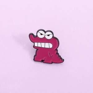 Épingle en émail crocodile rose en métal artisanal Vente en gros Broche de personnages d'anime comique Broche Insigne de revers UV Nickel noir - Product Image 2