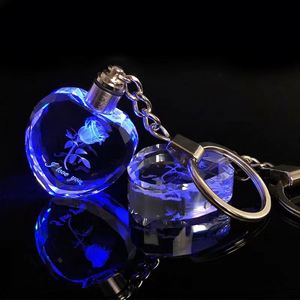 Porte-clés en cristal personnalisé avec gravure au laser ou impression couleur, vente en gros à bas prix, porte-clés en cristal LED en forme de cœur vierge - Product Image 1
