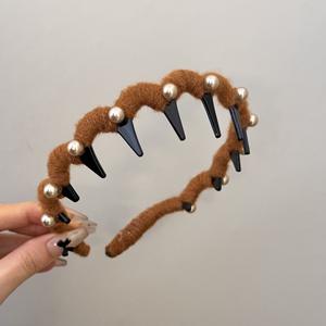 Diadema de hilo estilo coreano con perlas y ondas - Aro para el pelo con dientes antideslizantes para la parte superior de la cabeza, accesorio voluminizador de textura esponjosa - Product Image 6