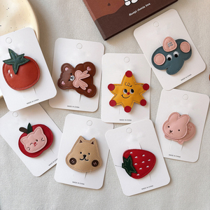 Pinza de Pelo de Aleación con Diseño de Conejo de Dibujos Animados Coreanos <span class=keywords><strong>MIO</strong></span>, Pinzas de Pelo de Cuero PU con Forma de Fruta y Fresa, Pinzas de Pelo Hechas a Mano para Niñas - Product Image 1