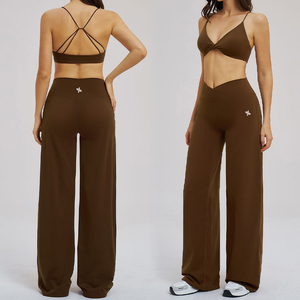 طقم ملابس رياضية نسائية بشعار مخصص، حمالة صدر رياضية بتصميم ملتوي من الأمام، بنطلون يوجا واسع الساق بخصر مرتفع، طقم من قطعتين - Product Image 4