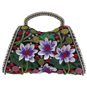 Bolso de mano vintage con flores y cristales para mujer, con asa superior y pedrería, ideal para fiestas y cenas. - Product Image 4
