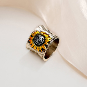 Vintage Sunflower Wide Band Ring Unisex Sun Pattern Statement Fashion Jewelry - Product Image 3